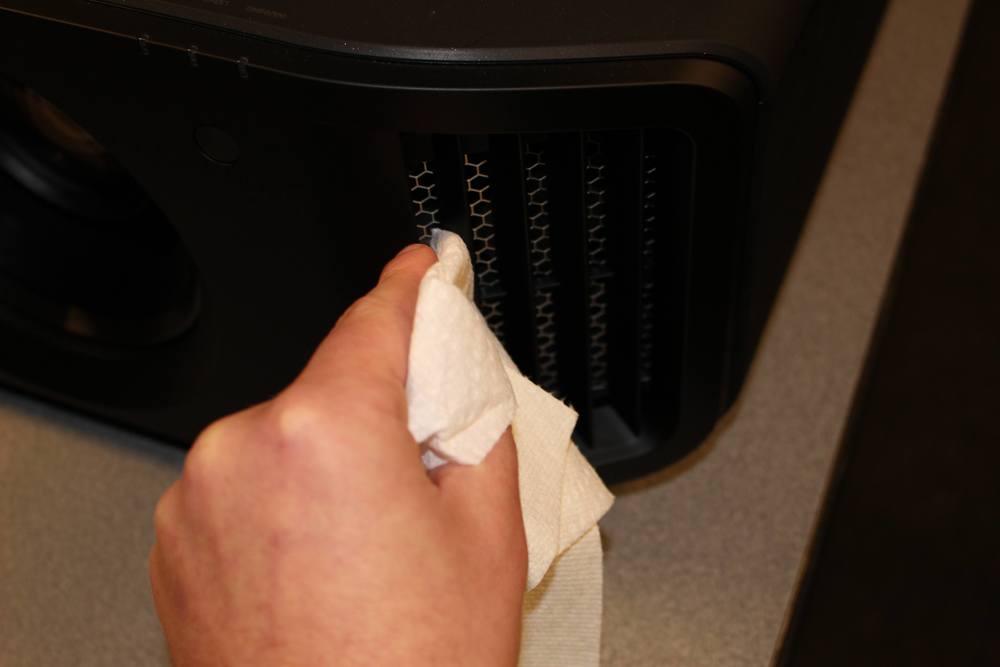 How To Clean A Projector The Right Way From The Experts at